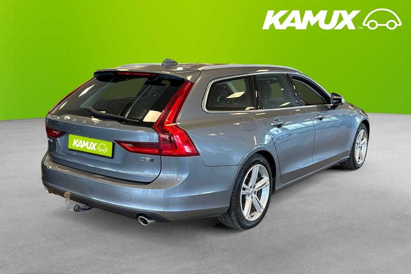 Bild 4 av Volvo V90 D5 AWD Momentum Pano 360° Kamera Navi Drag