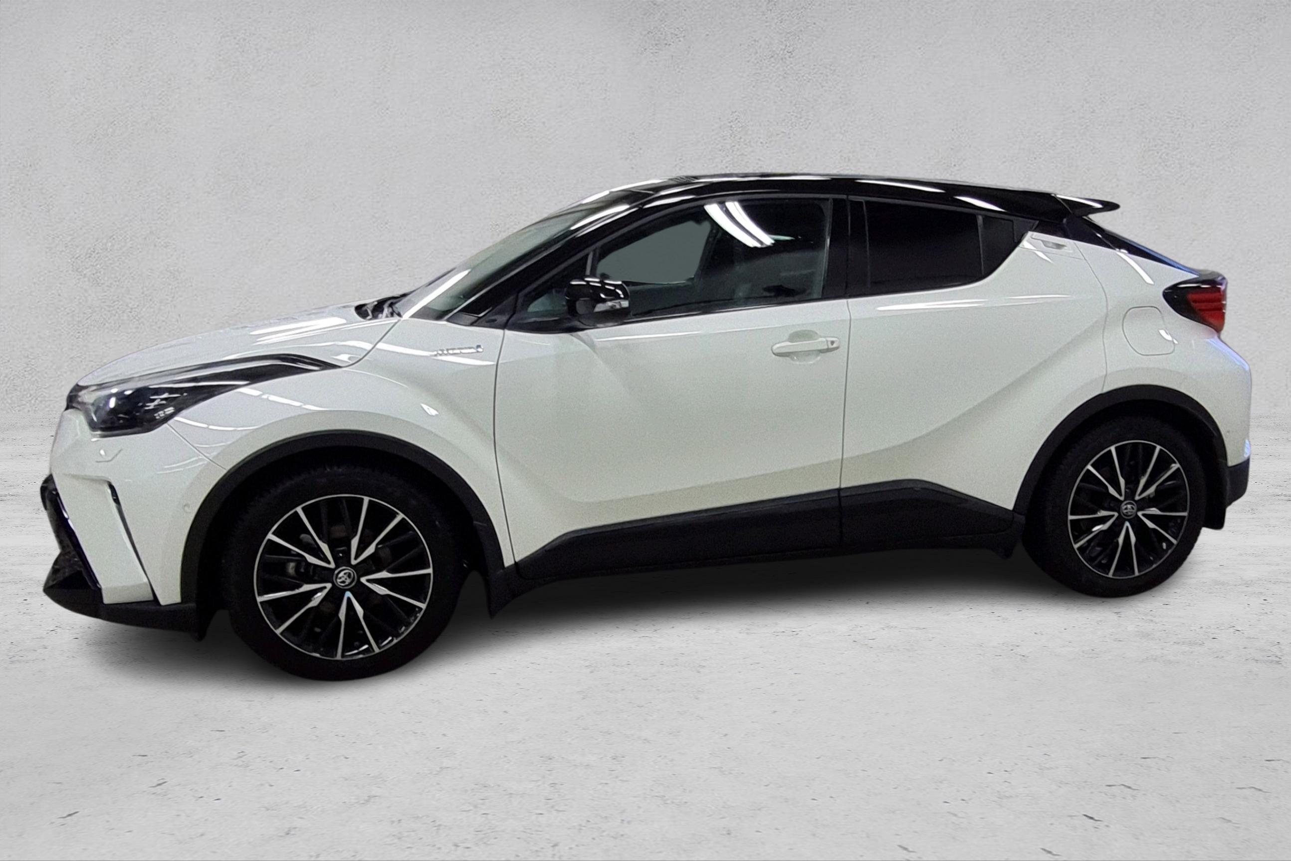Thumnail bilde 1 av Toyota C-HR Hybrid