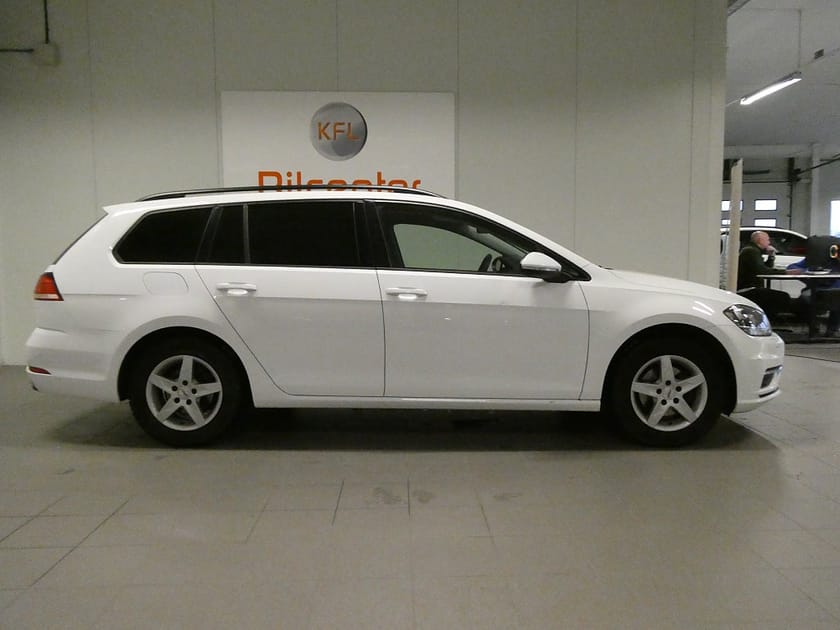 Bild 5 av Volkswagen Golf Sportscombi 1.0 TSI *KFL 10år 2,99%* Aut-CarPlay-M&K Värmare-CarPlay-SoV