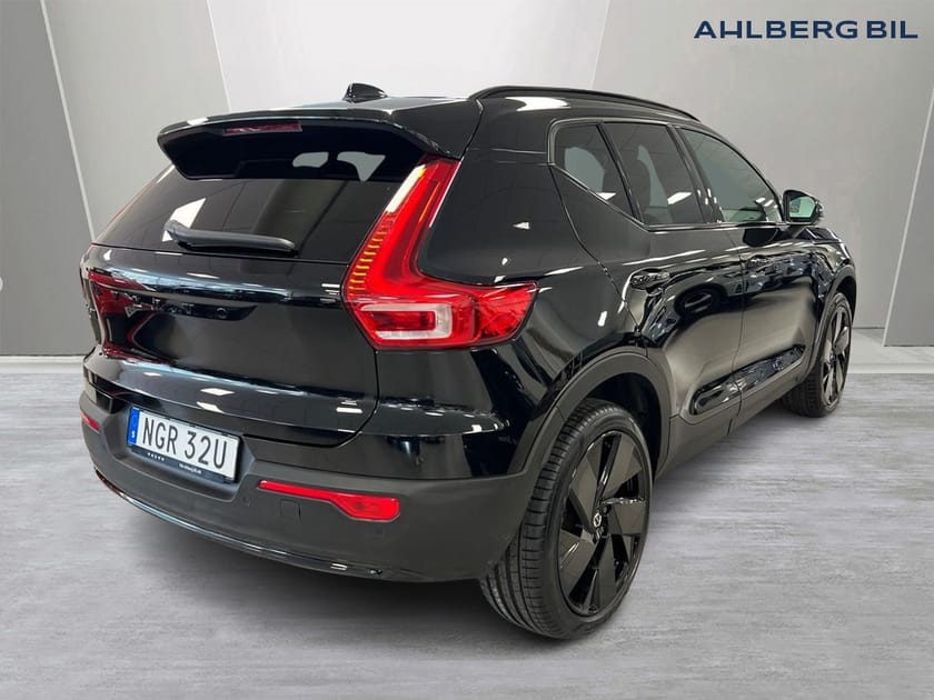 Bild 5 av Volvo EX40 Single Motor Extended Range M R Plus Black Edt ⚪️ Dragkrok Halvautomatisk, Pixeltech, Parkeringskamera 360, Google Maps, Apple Carplay