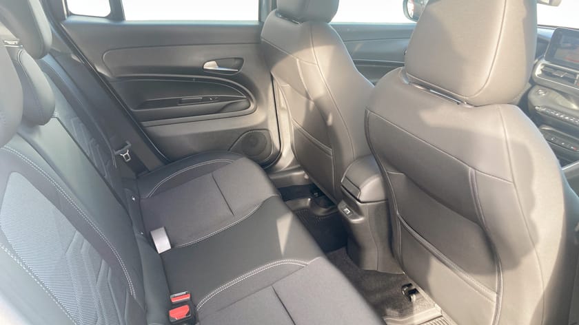 Bild 5 av Jeep Avenger e-Hybrid Altitude 1.2T Hybrid Aut PL fr 3395kr/mån