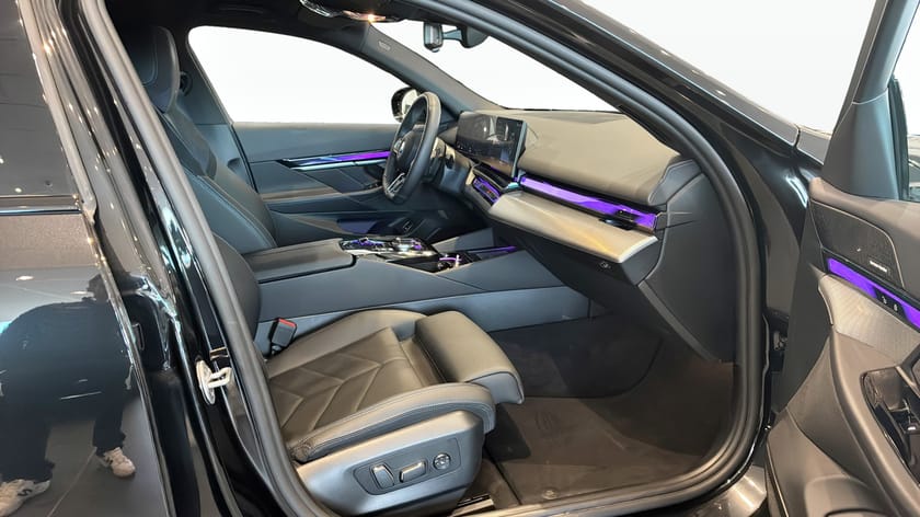 Bild 3 av BMW 530e xDrive Touring M sport, Rattvärme, H/K