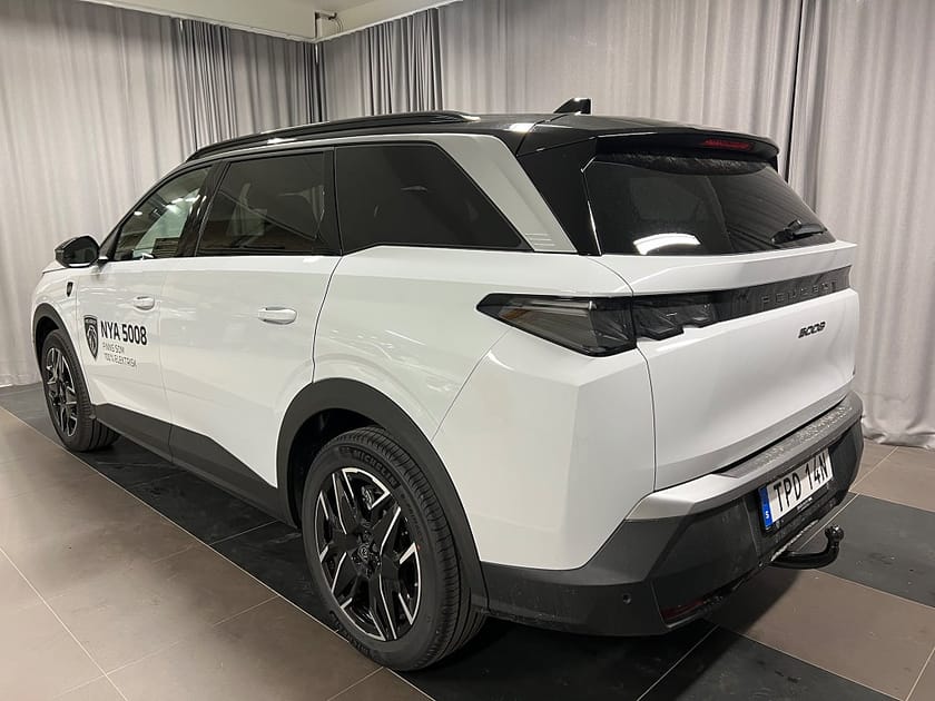 Bild 3 av Peugeot 5008 Hybrid 145 GT AUT 7-Sits Dragkrok Vinterhjul Demobil