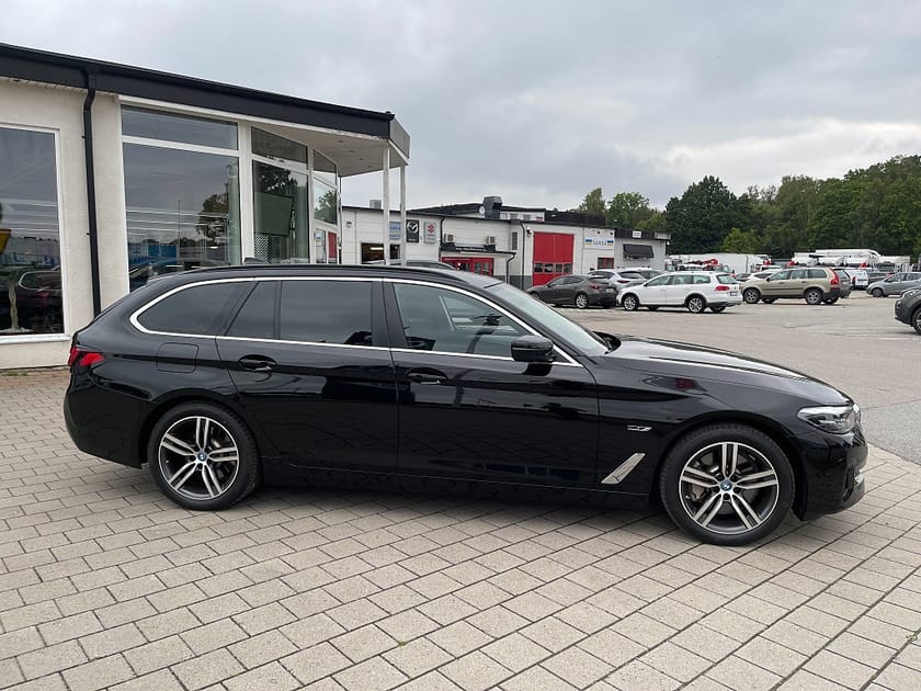 Bild 5 av BMW 530e Touring 292hk G31 LCI ENDAST 3.414 mil
