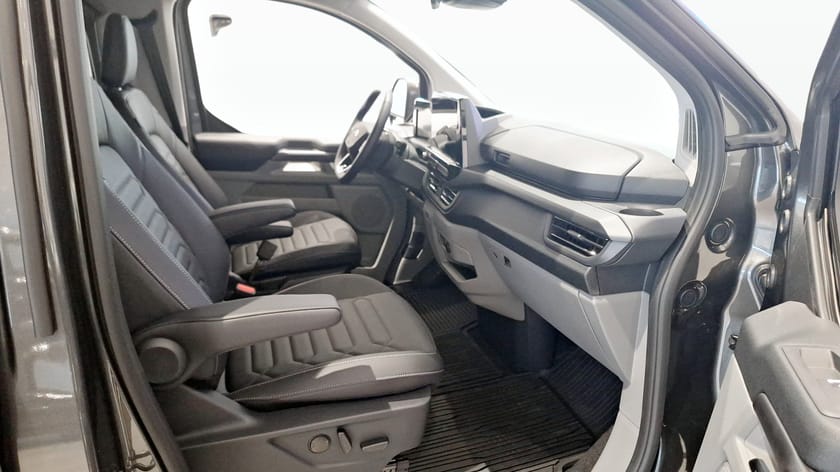 Bild 3 av Ford E-Tourneo Custom 340 TOURNEO TITANIUM 340L LWB ELMOTOR 160KWH 21