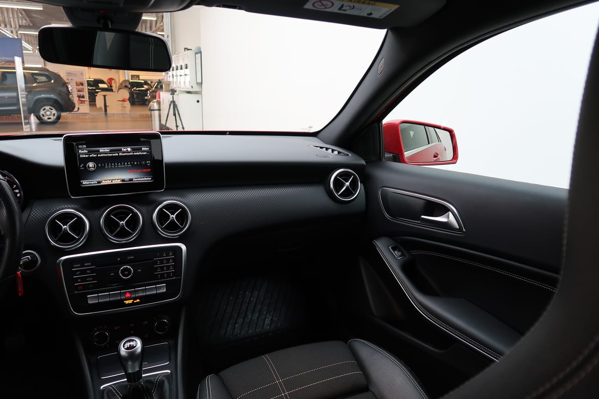 Mercedes-Benz A-Klass 2017 - miniatyr 6