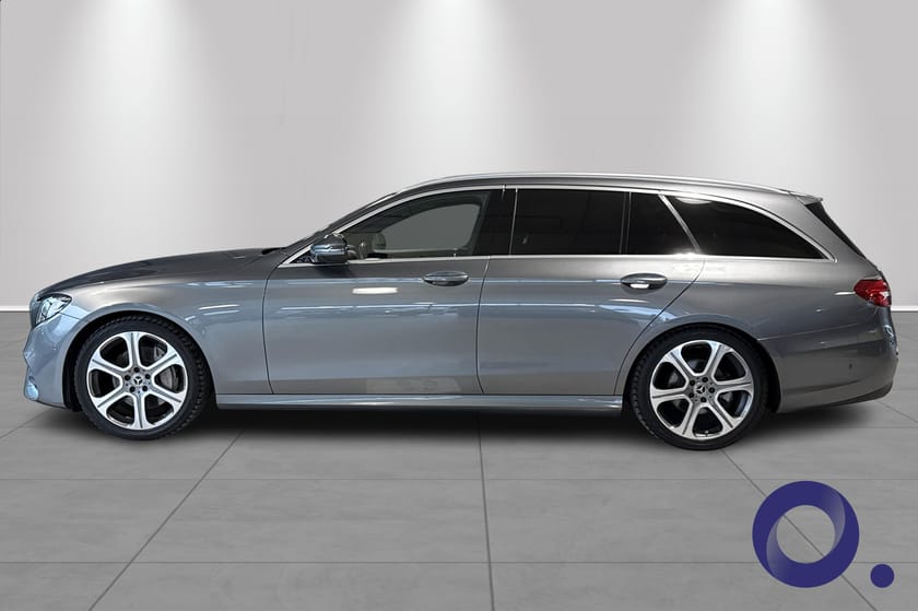 Bilde 3 av Mercedes-Benz E 220 T d 4MATIC 220D AMG || LED || Distronic || El bakluke