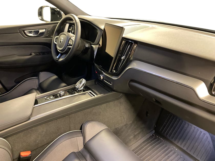Bild 4 av Volvo XC60 T6 Plus Black Nordic Edition