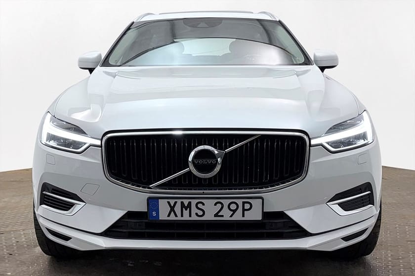 Bild 3 av Volvo XC60 T8 TwEn AWD Momentum Drag Pano Värmare H/K 392hk