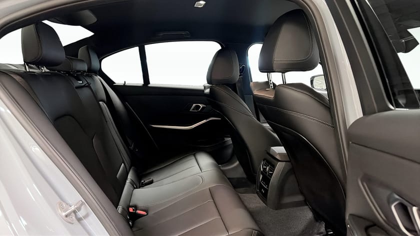 Bild 5 av BMW 320i xDrive Sedan M Sport adaptiv farthållare backkamera hifi-högtalare