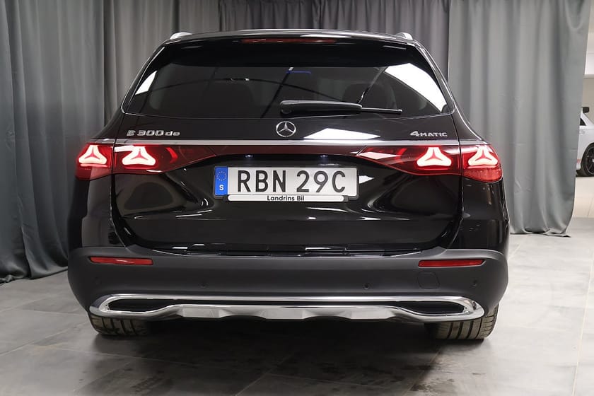 Bild 4 av Mercedes-Benz E 300 d e 4MATIC All-Terrain de BURMESTER DRAG LED MOMS