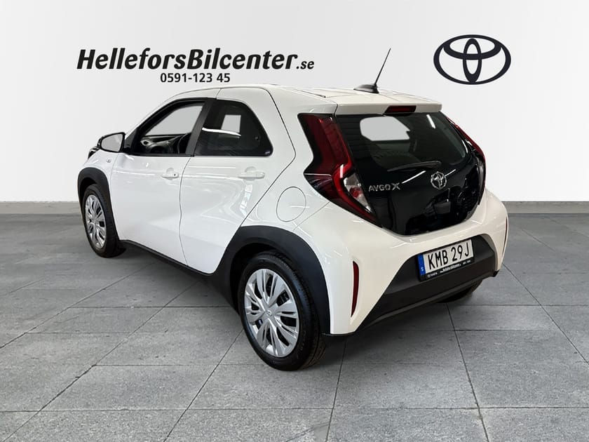 Bild 3 av Toyota Aygo X Play 72hk Vinterhjul Car Play