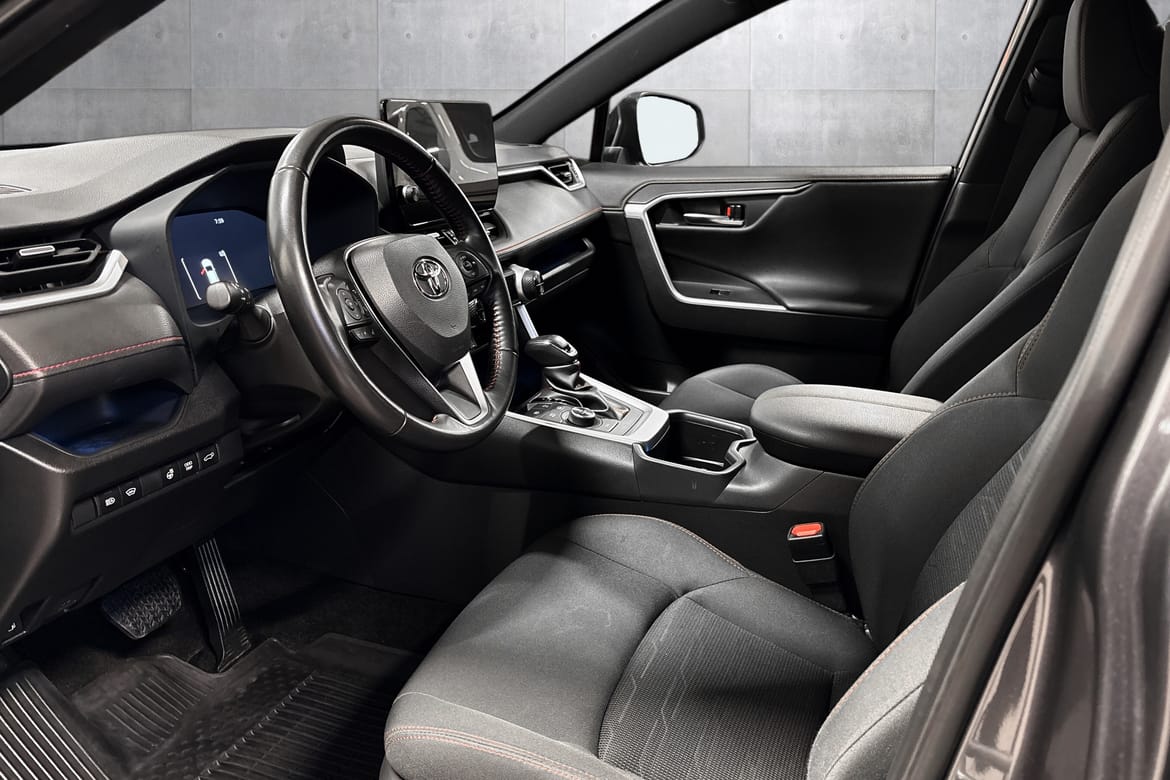Toyota RAV4 Plug-in Hybrid E-CVT, 306hk, 2023