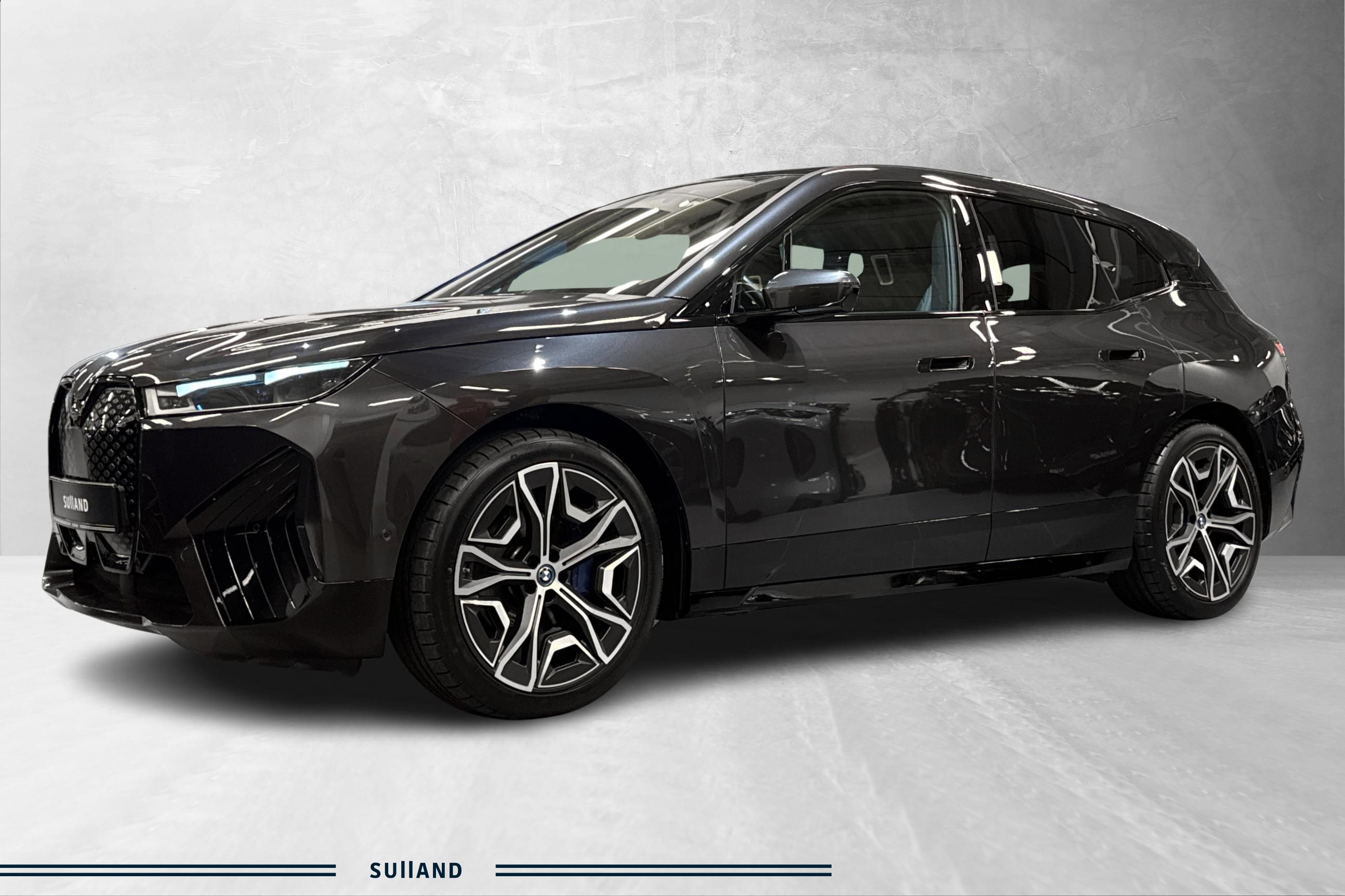 Thumnail bilde 1 av BMW iX xDrive40