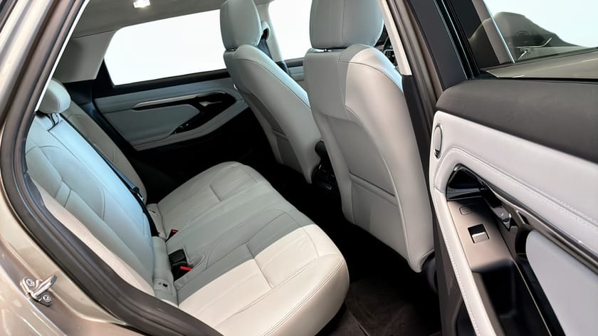 Bild 5 av Land Rover Range Rover Evoque P300e AWD SE, Pano, Meridian Sound System