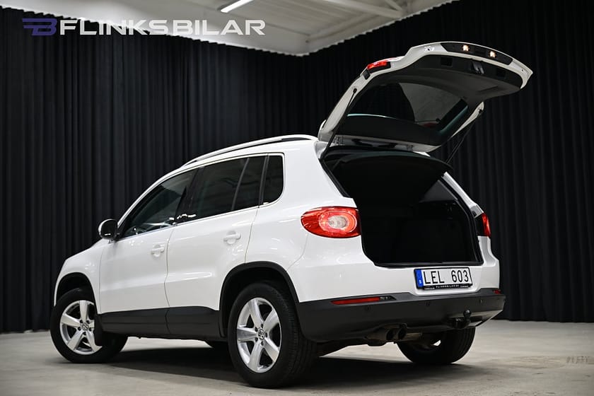 Bild 4 av Volkswagen Tiguan 4Motion DSG 140HK Sport&Style|Panorama|Drag|M-Värmare