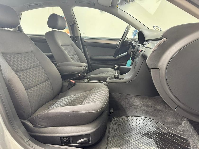 Bild 5 av Audi A6 Sedan 1.8 T Comfort Euro 4 Ny besiktigad!