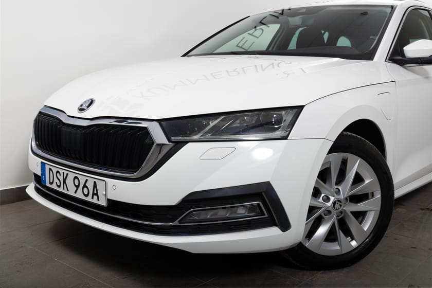 Bild 4 av Škoda Octavia Kombi iV Drag/Canton/Cockpit/Parkeringsvärmare/Bkamera