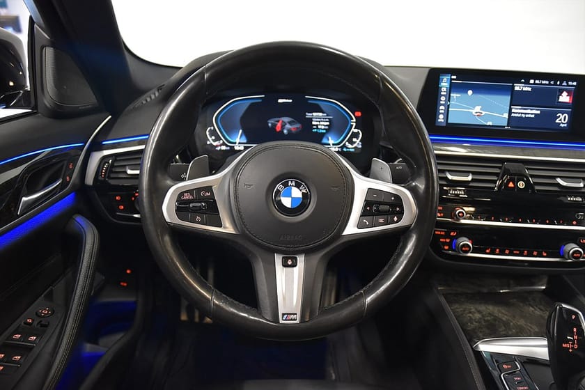 Bild 2 av BMW 530e xDrive iPerformance Sedan M Sport Plug-in H/K Skinn Navi Rattvärme