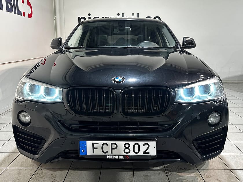 Bild 2 av BMW X4 xDrive20d Kamera Pano Drag HiFi GPS Dvärm S/V-hjul