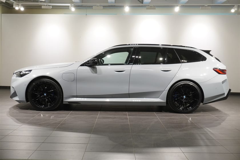 Bild 2 av BMW M5 Touring Drag DA Pro B W