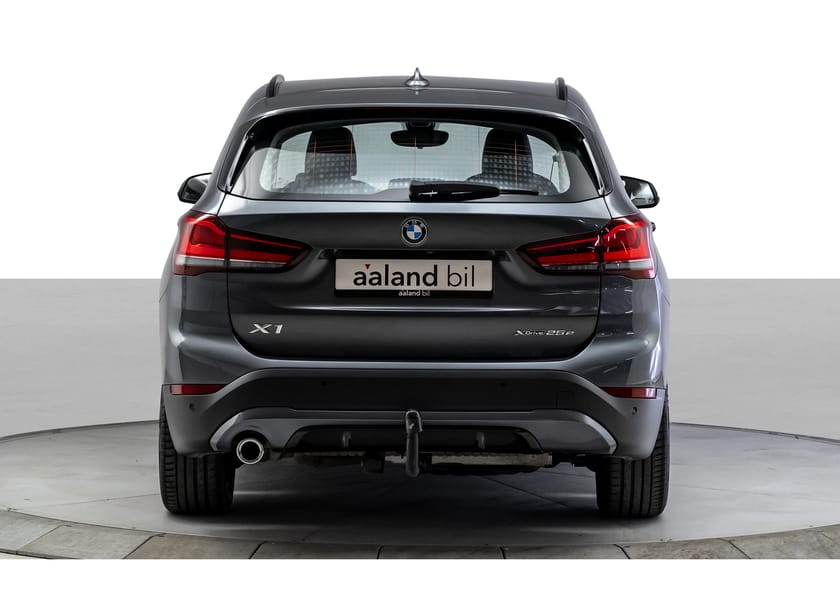 Bilde 4 av BMW X1 xDrive25e Strøken Sport Line, Skinn++