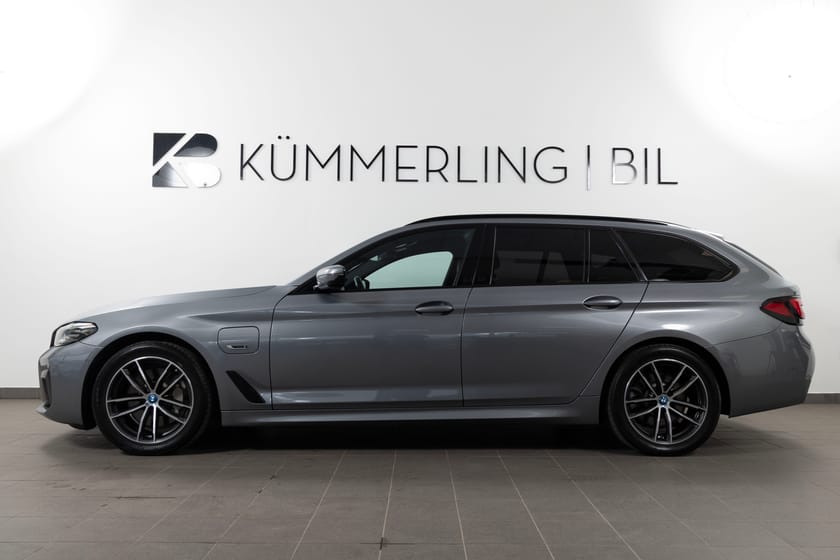 Bild 1 av BMW 530e xDrive Touring Steptronic 292hk Shadowline/HiFi/Drag