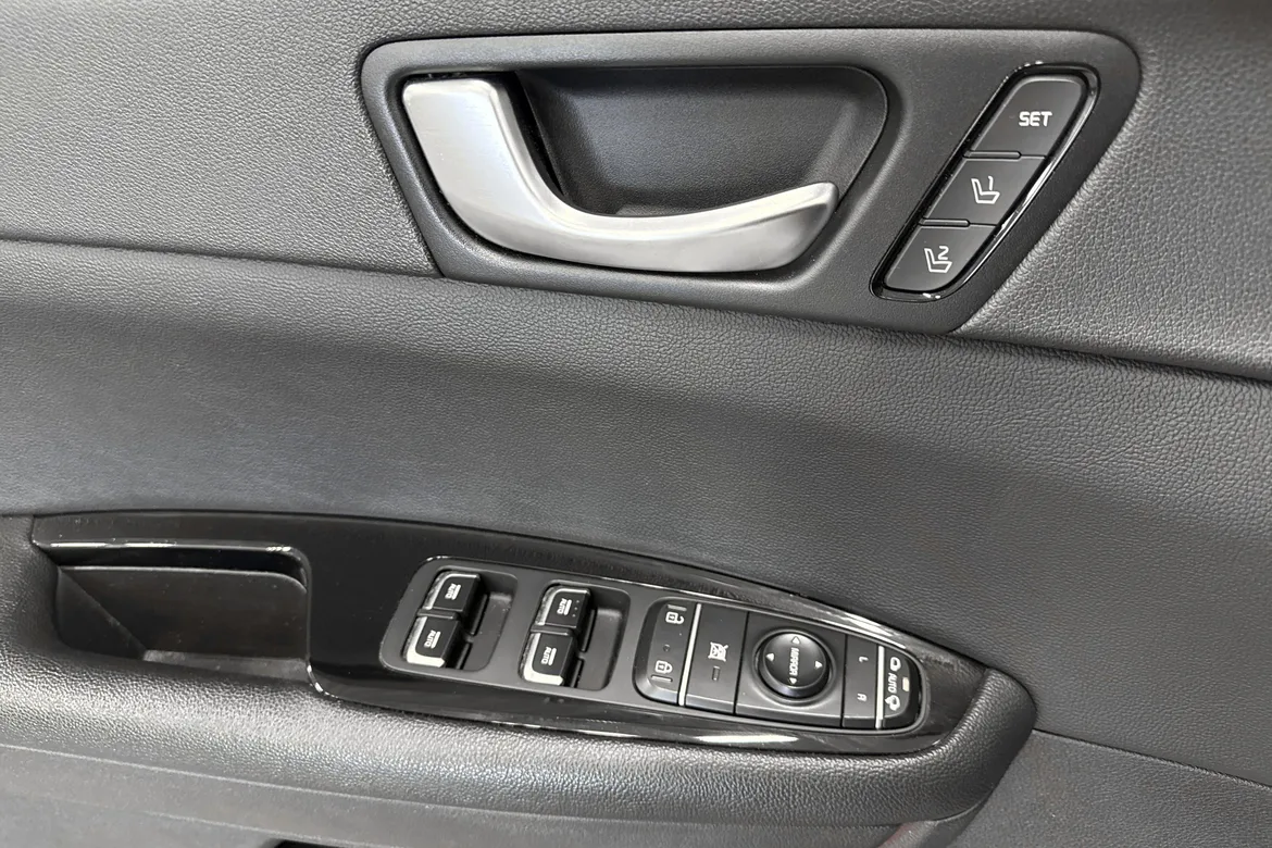 picture of a car