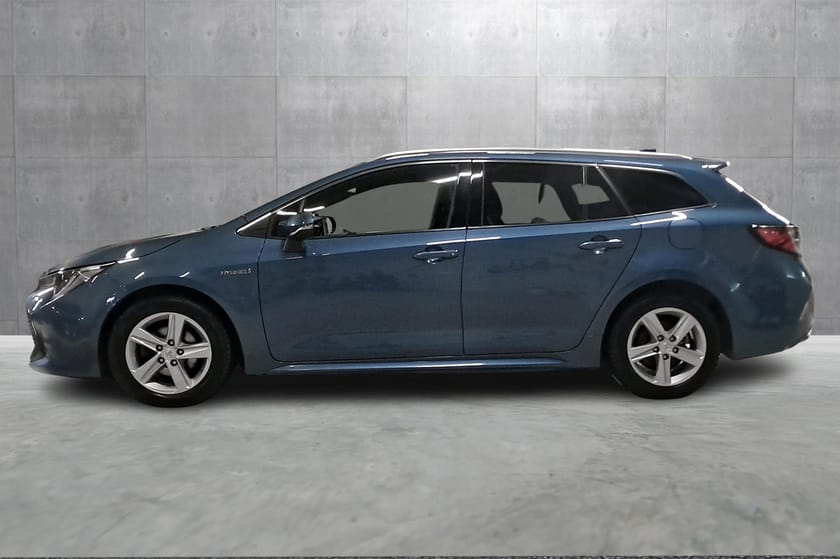 Bilde 2 av Toyota Corolla Touring Sports Hybrid Active Tech I Service utført I 8 nye dekk