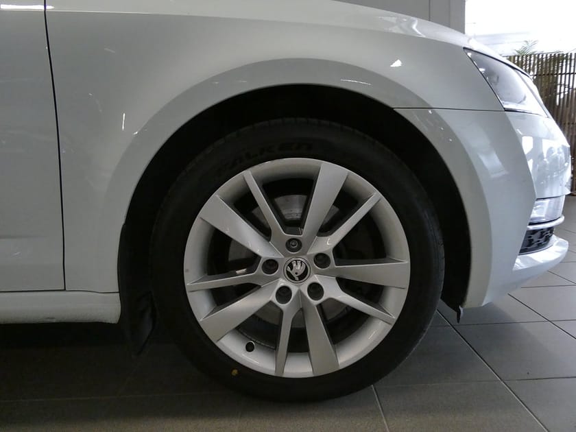 Bild 4 av Škoda Octavia Kombi Skoda 1.8 TSI 4x4 Aut-Drag-Värmare-Kamera-Navi-SoV