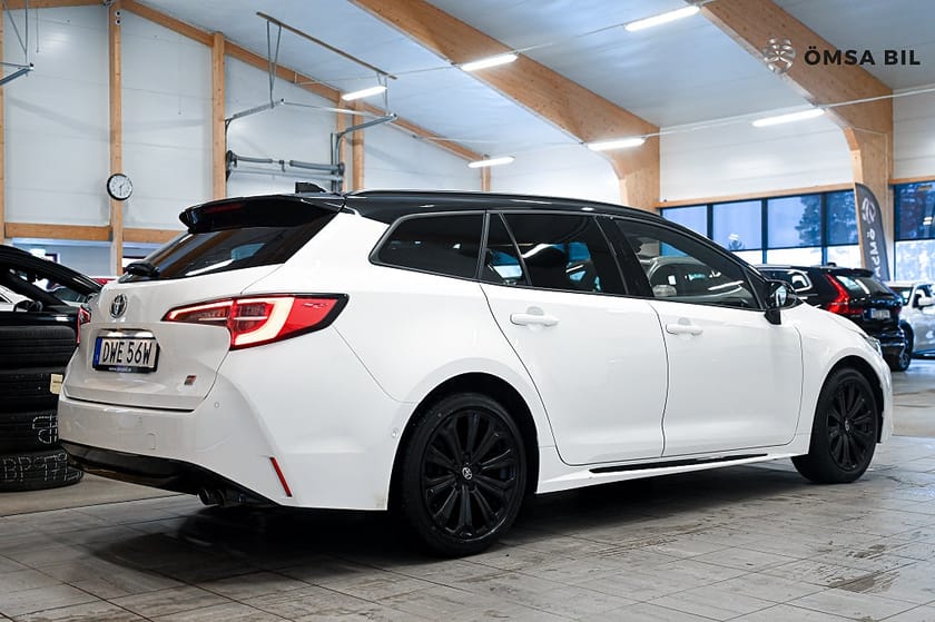 Bild 5 av Toyota Corolla Touring Sports Hybrid e-CVT GR-Sport B-Kam Rattvä 184hk