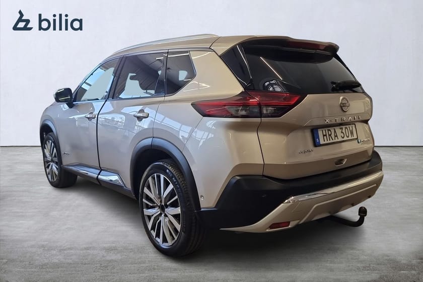 Bild 2 av Nissan X-Trail e-4ORCE Tekna Design Pack