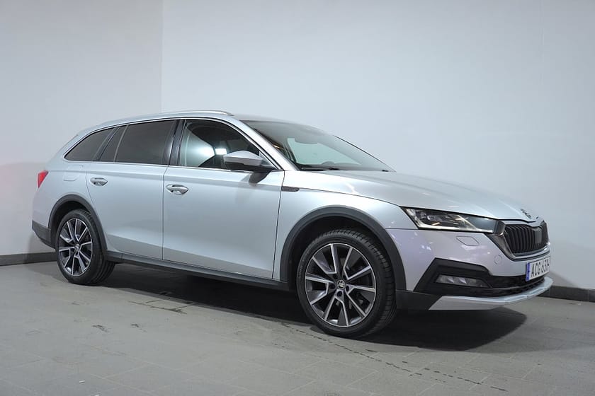 Bild 2 av Škoda Octavia Scout Skoda 2.0 TDI 4x4 Värmare Cockpit Drag MOMS