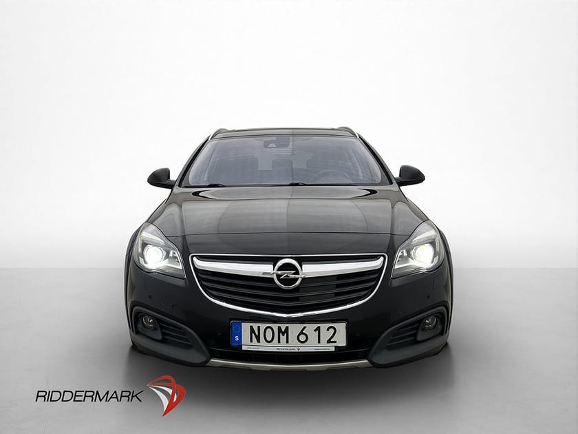 Bild 2 av Opel Insignia Country Tourer 2.0 CDTI 4X4 Business 170hk Pano Drag