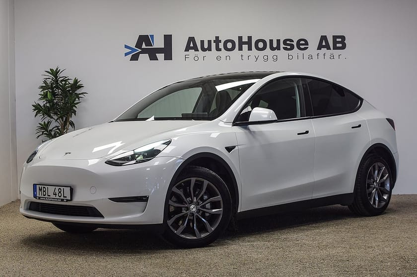 Bild 1 av Tesla Model Y Long Range AWD 514HK Ryzen Nybilsgaranti Svensksåld