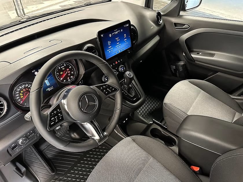 Bild 3 av Mercedes-Benz Citan 112 CDI L2 Special Edition Lagerbil