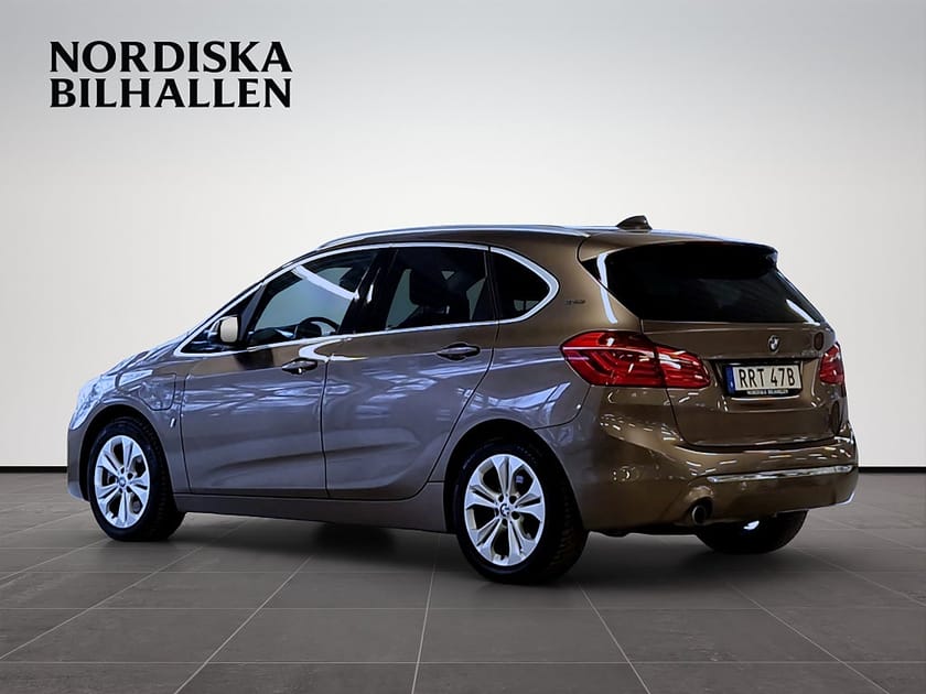 Bild 5 av BMW 225xe Active Tourer Steptronic Luxury Line Pano GPS HUD Kam