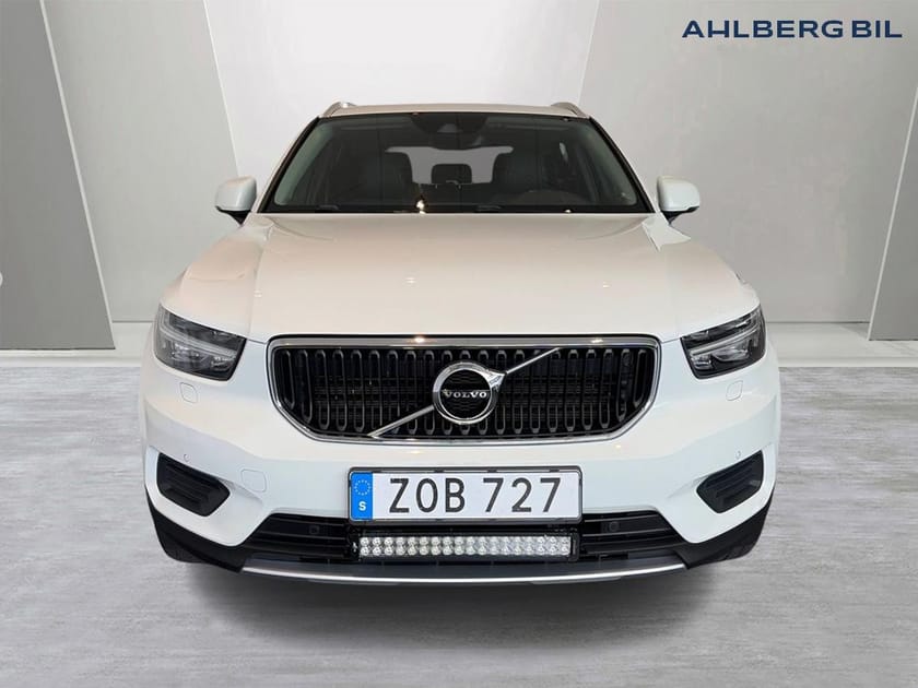 Bild 5 av Volvo XC40 T3 FWD Momentum Edition. Backkamera,  Panoramaglastak,  Rattvärme,