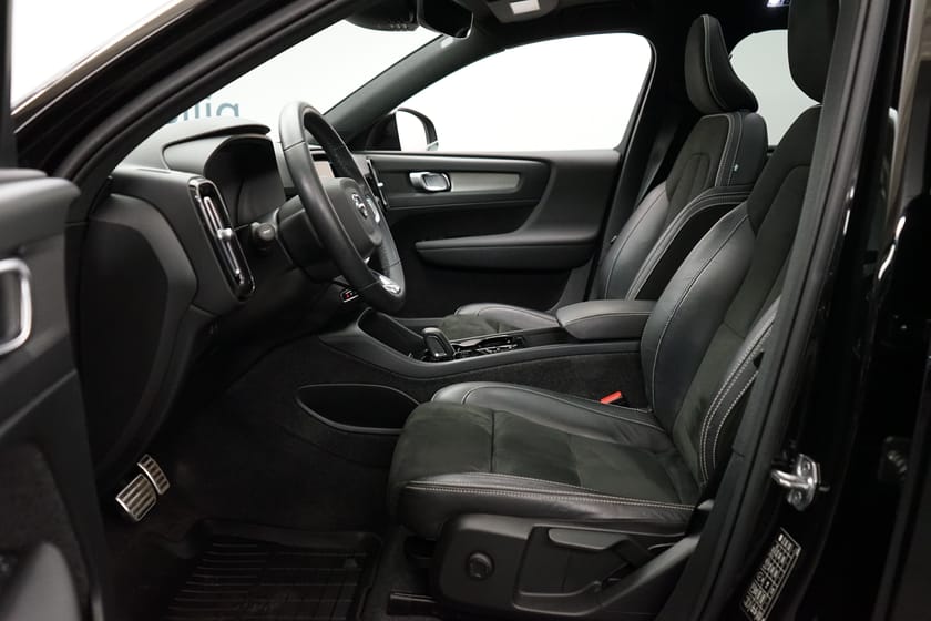 Bild 5 av Volvo XC40 Recharge T5 R-Design, Dragkrok, Baklucka elmanövrerad, Taklucka