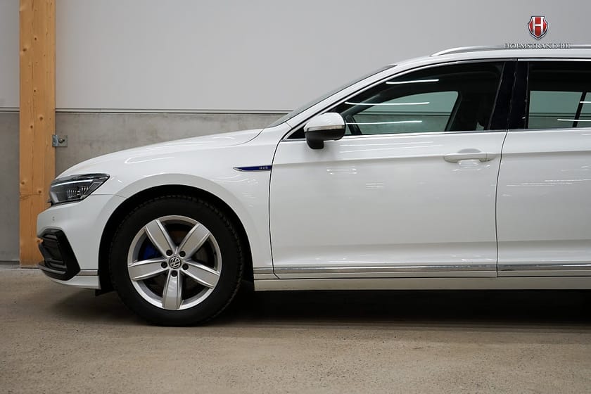Bild 5 av Volkswagen Passat Sportscombi GTE Executive Cockpit Drag B-värme Rattvärme Matrix