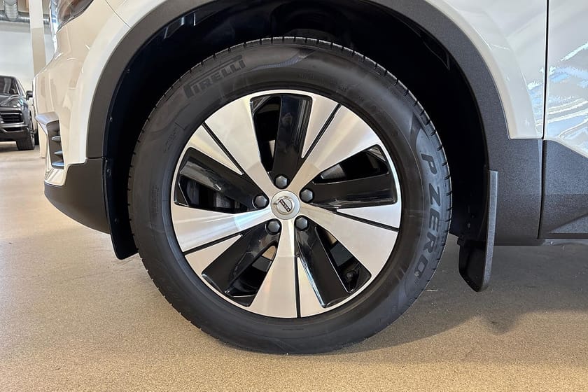 Bild 5 av Volvo XC40 T3 Momentum / 360-kamera / Drag / Keyless / Elstol