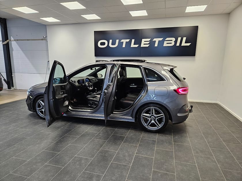 Bild 3 av Mercedes-Benz B 180 AMG 136hk Panorama Navi Backkamera Drag