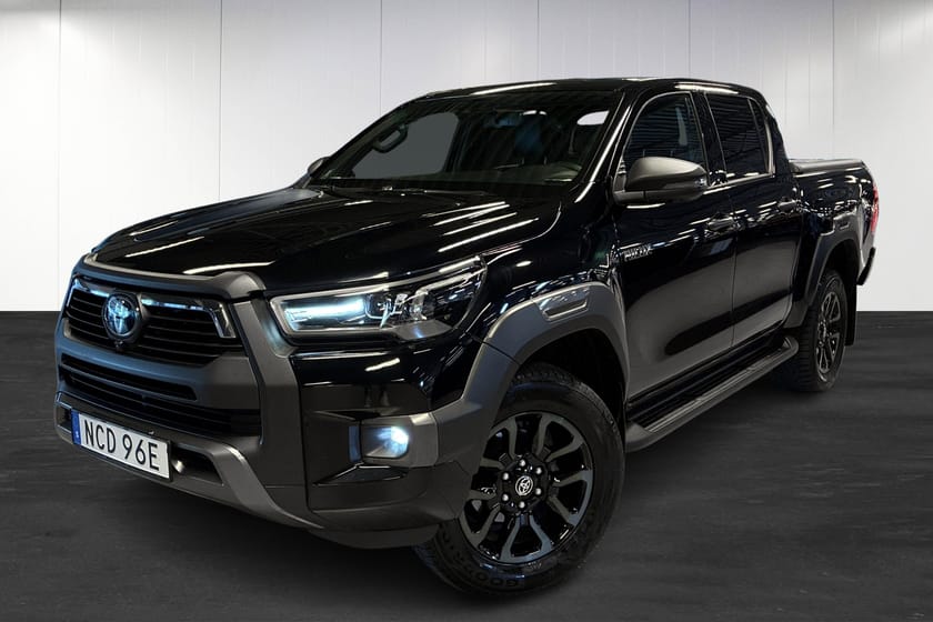 Bild 1 av Toyota Hilux Dubbelhytt 2.8 4WD D-Cab | Invincible | Drag | 360 | Navi | JBL |