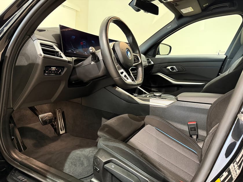 Bild 4 av BMW 330e Sedan M-Sport, Drag, Värmare, Adpt Fart, HiFi,Rattvärme,Navi