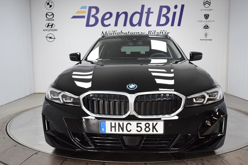Bild 4 av BMW 330e xDrive Touring | Rattvärme | Dragkrok