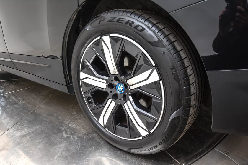 Bilde 2 av BMW iX xDrive40 Charged Plus