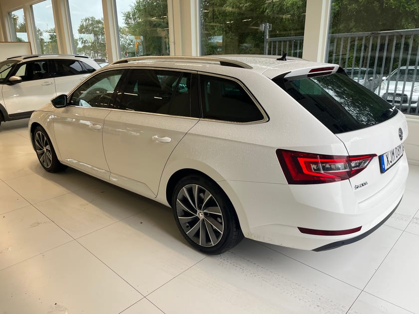 Bild 4 av Škoda Superb Kombi 2,0 TDI 4*4 Aut