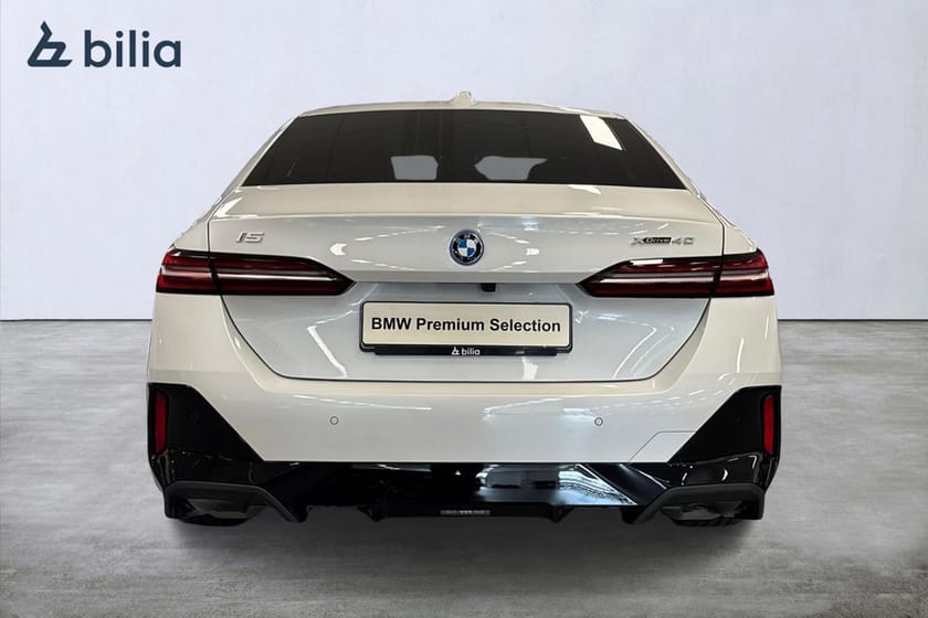 Bild 5 av BMW i5 xDrive40 Sedan xDrive 40  M-sport | Drag | H/K | Aktiv farth.