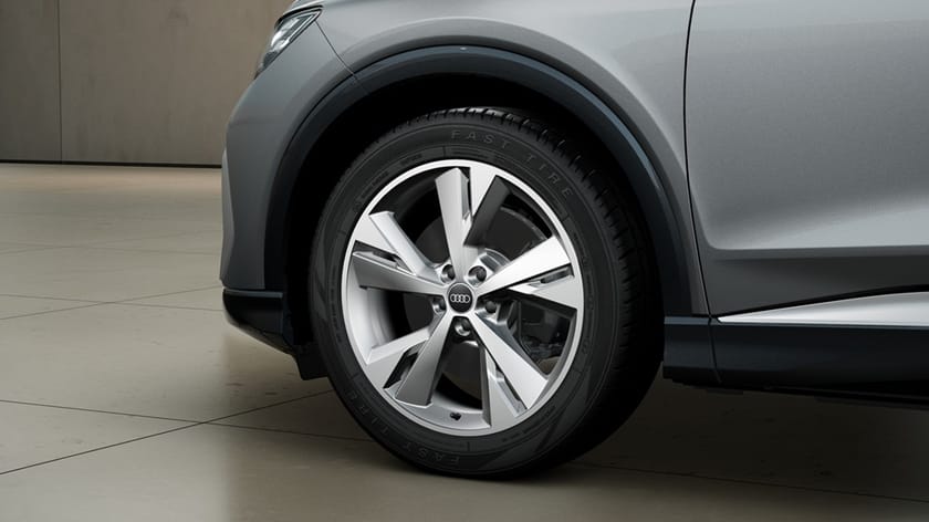 Bild 4 av Audi Q4 45 e-tron quattro S line 210 kW