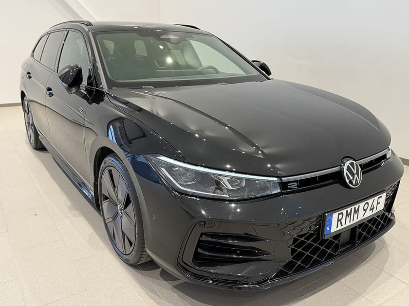 Bild 1 av Volkswagen Passat Sportscombi R-LINE 2.0 TDI Drag Värmare HuD
